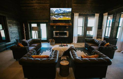 Luxe Nordic Barndominium Retreat at Black Pine - Foto 45