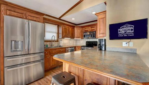 Casa Del Lago 3 bed 3 bath lakefront home with private dock - Foto 5, stove, dishwasher