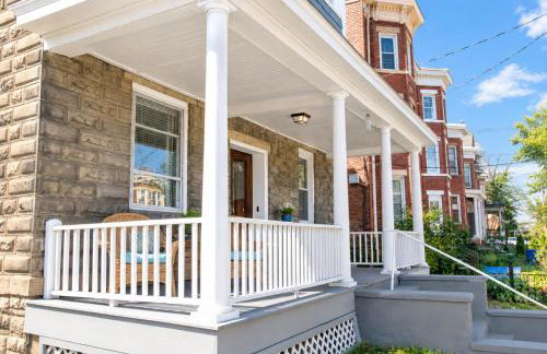 Charming Victorian Home In Historic District - Foto 1