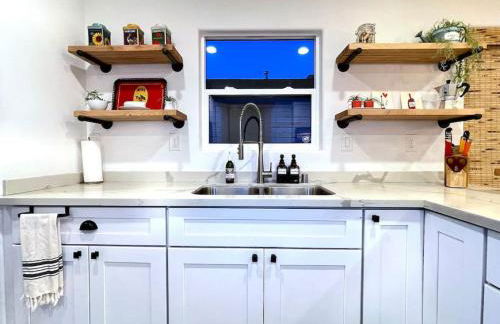 King Bed-Private Yard-Driveway Parking - Photo 13