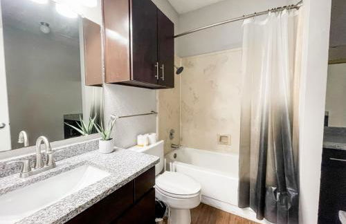 Family Retreat - Near Shopping, Dining & Beach - Foto 11