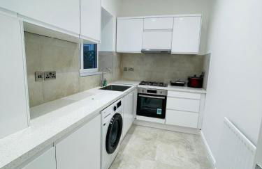 Cozystays Refurbed Modern Apartment Private Garden Free Parking - Foto 13