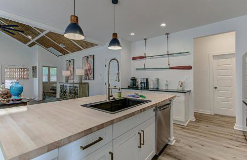 6BD Retreat for 14 with Fire Pit Patio & Lake Access - Foto 17