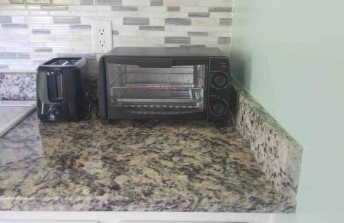 Cozy Home in Central Morehead 5min from the Beach - Foto 11