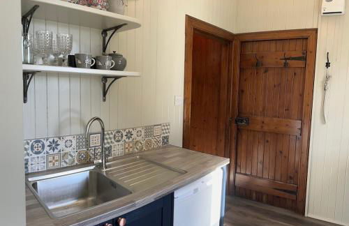 Couples Unique Stay in Bowling Club newly upgraded - Photo 16