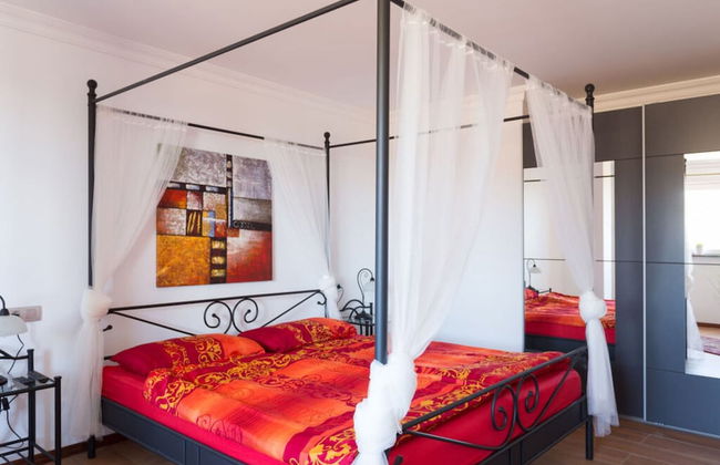 Lovely Apartment in Arona - Photo 2