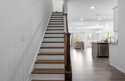 Brand New Townhome 2024 Great Deal - Foto 27