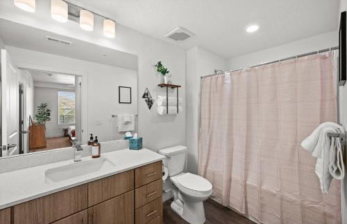 Modern Downtown 2BR 2BA Near Delta Center with Fire Pit BBQ and City Views - Photo 33