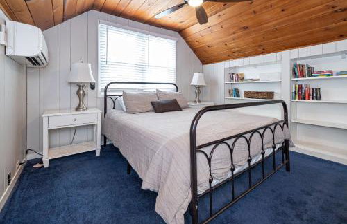 OPEN 4BR2BA Sleeps 8 Near Hwy Covered Deck - Foto 26