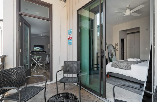 Spacious 2BD With Private Balcony and Free Parking - Foto 3