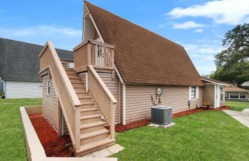 Watch the Sunrise on Lake Louisa - Foto 18