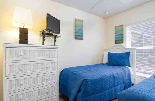 5 bedroom, 7 bed , 3 bathroom Midterm Rental Home with Pool and Game room, near Disney - Foto 10