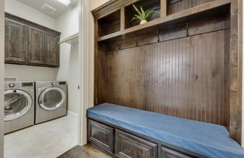 Iron & Ivy 5BR5BA Sleeps 12 - Foto 53