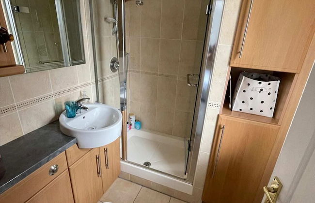 2BD Flat With Views of Canary Wharf - Rotherhithe - Photo 11