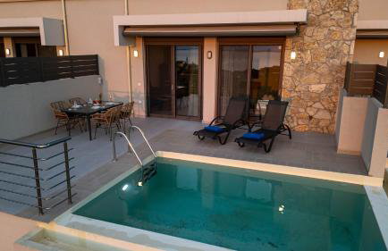 A V Luxury Apartments with Private Pools - Photo 42