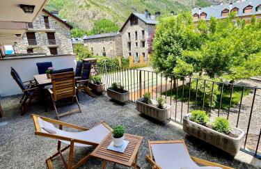Apartamento familiar en el centro de Benasque con terraza - Photo 22