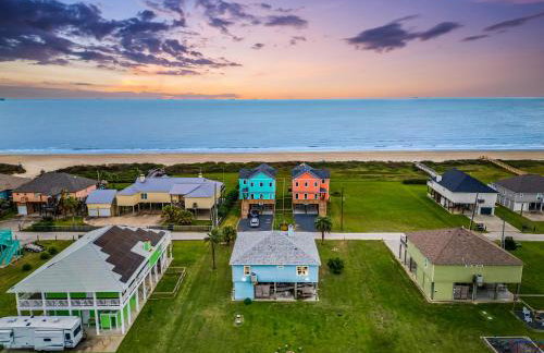 Sand Dollar Beachside 3BR Retreat, Ocean Views, Firepit & Pet Friendly - Foto 7