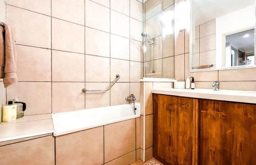 Large 2-Bedroom Apartment, Centre of Flaine Foret - Photo 31