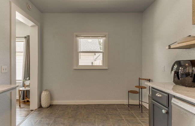 2BR Stylish Retreat in Midtown - Photo 12