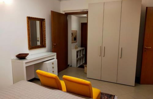 Ca' Spadoni, centro storico, piano terra, ingresso indipendente, teatro, parcheggio, - Foto 5