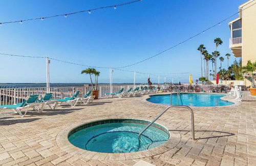 Beso del Sol Resort in Dunedin - Perfect Location & Relaxation! - Photo 14