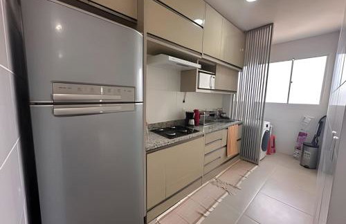 Apartamento na praia, 2 quartos e área de lazer - Foto 12