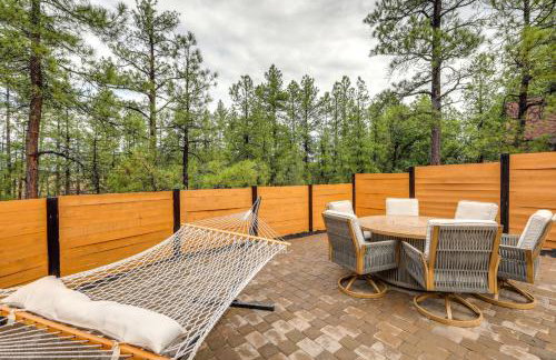 Wraparound Deck and Poker Room Cabin in Munds Park - Foto 28