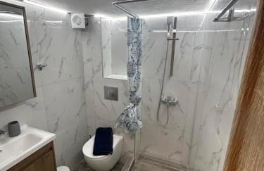 Epsilon Apartment - Photo 8