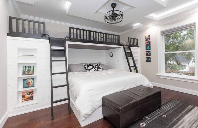 4 BDR Lake Geneva Estate Across From Beach! - Foto 2