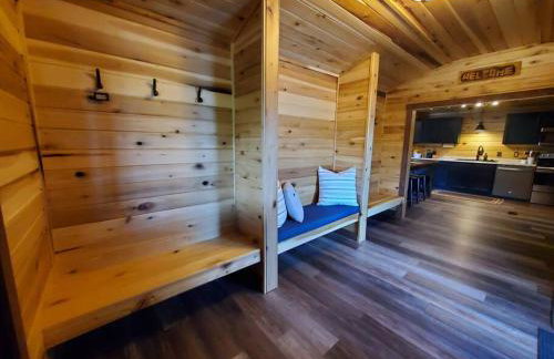 Luxury Cabin w/ Game Room & Hot Tub at Cave Run Lake - Foto 17