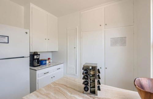 Walk to Beach - KING Apt In #1 Area - AB - Photo 13