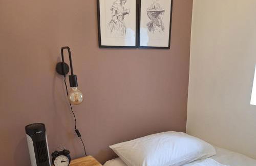 Two-bedroom Cottage - Sandstone Garden Patio - Free Parking - Pets Welcome - Foto 11