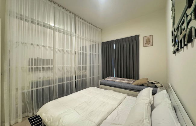 Central 1BHK in Dubai Hills. Burj View - Photo 1