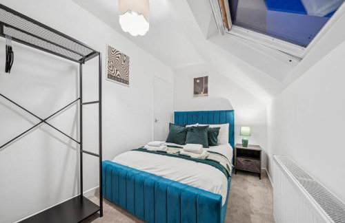 Lawrence Ave 4BD-2Storey House Fast Wifi Families & Leisure By AltoLuxo Short Lets & Serviced Accommodation With Free WiFi & Parking - Foto 4