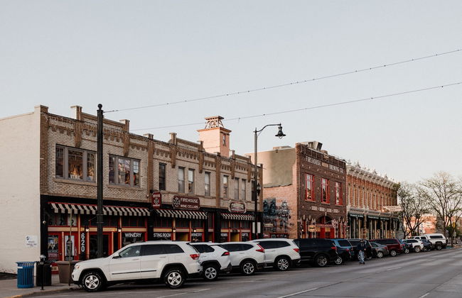 Cozy Local Apartment - Photo 21