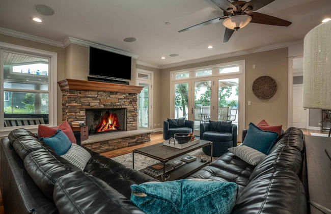 Island Getaway on Delavan Lake - Photo 23