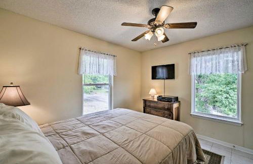 Dock and Waterfront Deck! Lake of the Ozarks Home - Foto 19