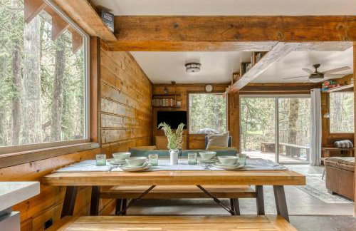 Thompson Cabin - Charming Salmon Riverfront A-Frame Oasis w/ fireplace - Foto 28