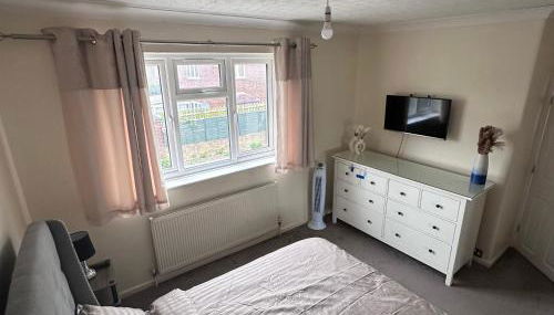 Lovely 3 bedroom house in Borehamwood . - Foto 2