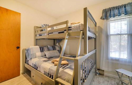 Dock and Fire Pit Lakefront Poconos Retreat! - Foto 21