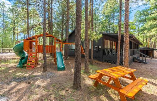 Modern Lakeside Family Fun Cabin - Foto 7