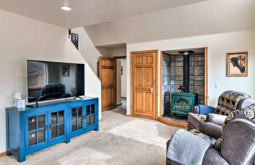 Alaskan Mountain Gem with Private Hot Tub and Gym! - Foto 6