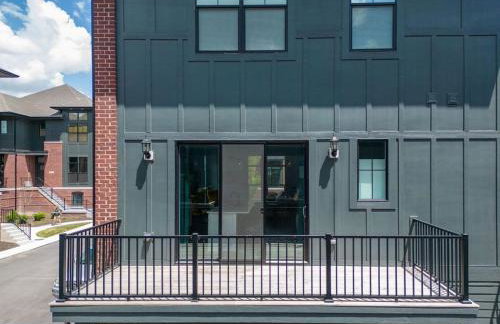 Lux Home 5 mins to Grand Park with Private Garage-Family Friendly - Foto 41