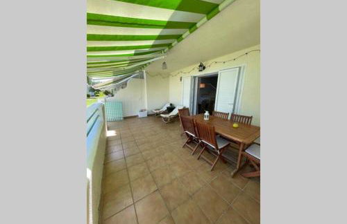 Casa adosada con porche, piscina y pista de pádel, junto al campo de golf - Foto 4