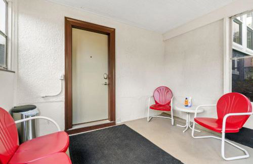 Lowry Parlour - Photo 39