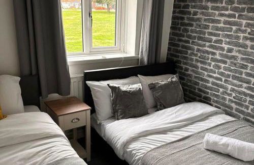 House - Sleeps 10 - Parking - Stn Close - Foto 11