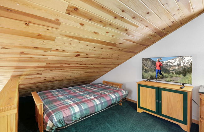 Paradise Pines 3BR Secluded Cabin Minutes in Tahoe Donner! - Foto 5