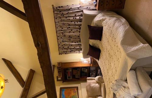 Upper House Stunning Country Home - Photo 34