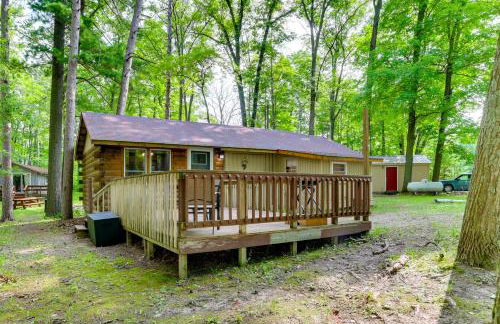 Rustic Michigan Lakeside Cabin with Private Dock! - Foto 20