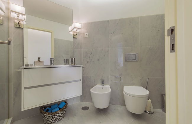 Cozy Seaview Apartment - Photo 12